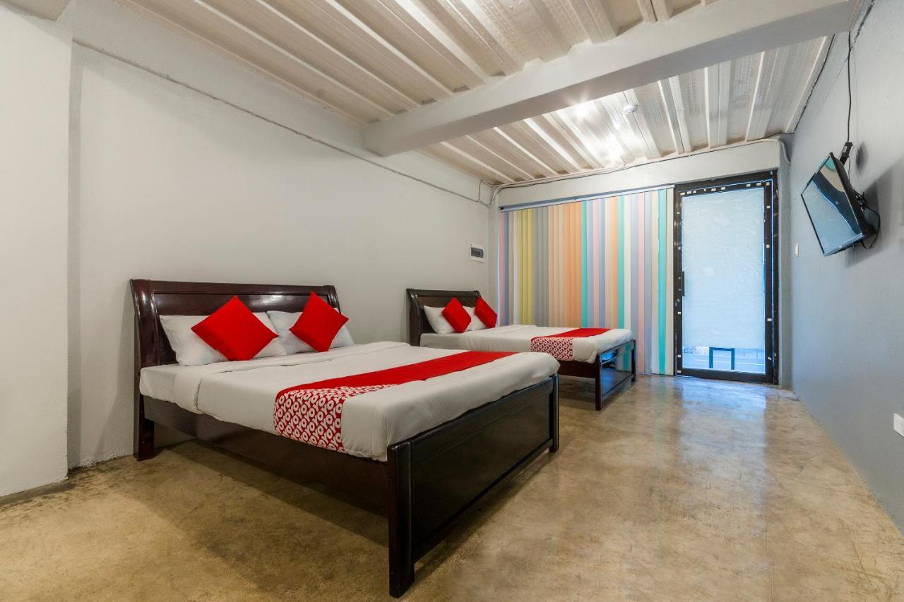 Vaccinated Staff - Oyo 476 Hedda Hotel Cebu Екстериор снимка